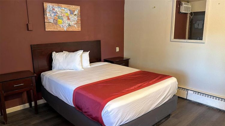 Black Canyon Motel Room