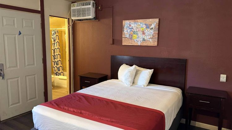Black Canyon Motel Room