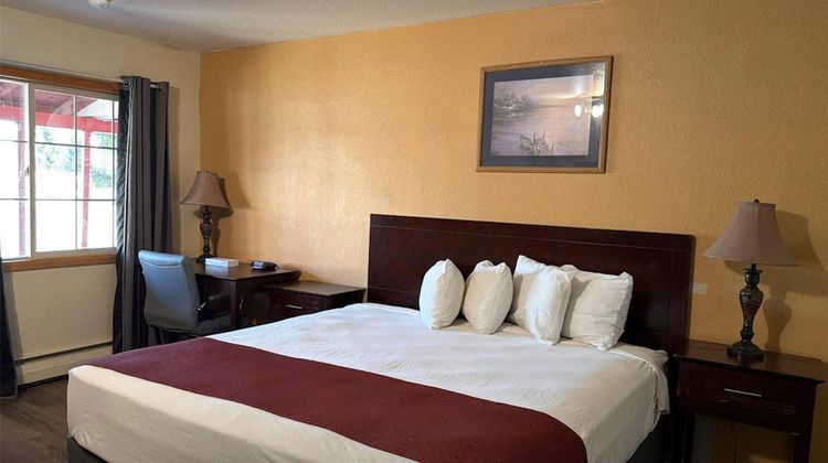 Black Canyon Motel Room