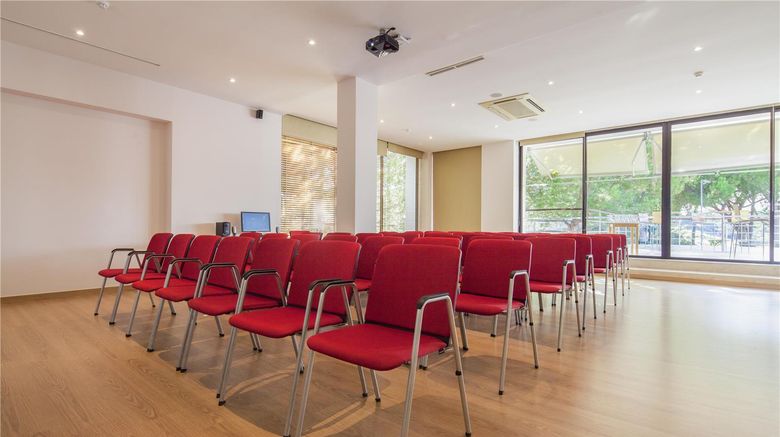 <b>Diamond Villas at Vilar Do Golf Meeting</b>. Images powered by <a href="https://iceportal.shijigroup.com/" title="IcePortal" target="_blank">IcePortal</a>.