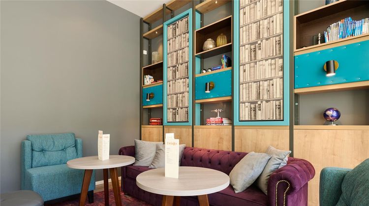 Premier Inn Munich City West Lobby
