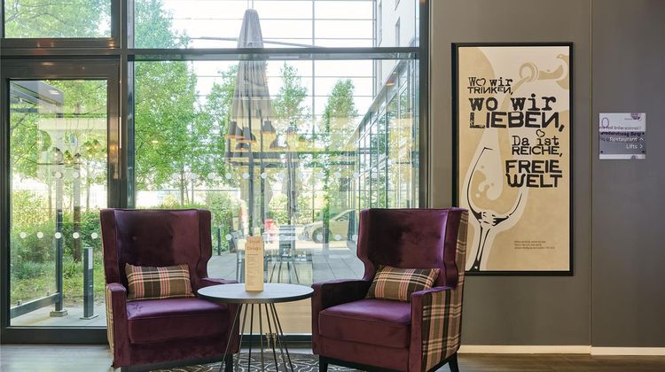 Premier Inn Munich City West Lobby