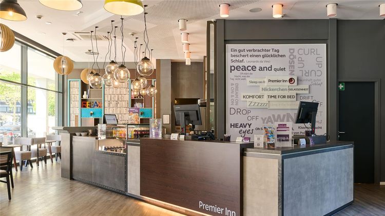 Premier Inn Munich City West Lobby