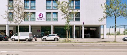 Premier Inn Munich City West Exterior