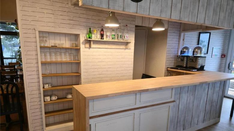 <b>Hotel Come Inn Lobby</b>. Images powered by <a href="https://iceportal.shijigroup.com/" title="IcePortal" target="_blank">IcePortal</a>.