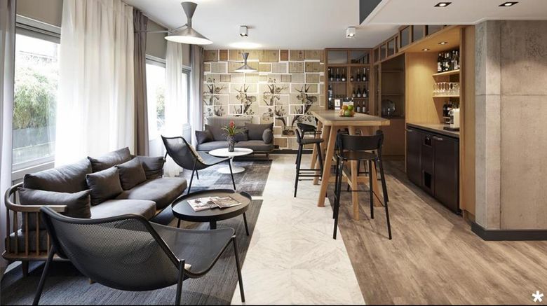 <b>Le Relais de Lyon Restaurant</b>. Images powered by <a href="https://iceportal.shijigroup.com/" title="IcePortal" target="_blank">IcePortal</a>.
