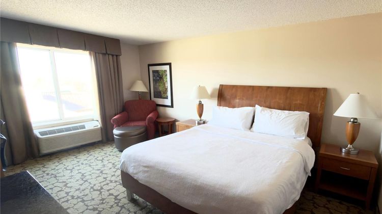 Wingate St Paul Oakdale Woodbury Room