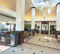 Wingate St Paul Oakdale Woodbury Lobby