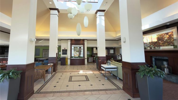 Wingate St Paul Oakdale Woodbury Lobby