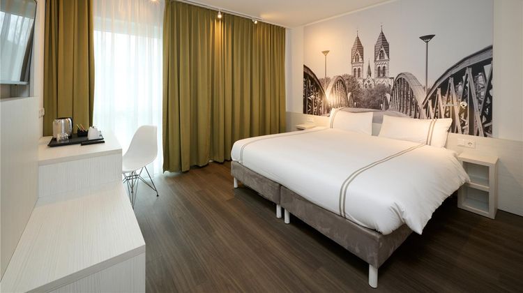 Super 8 Freiburg Room