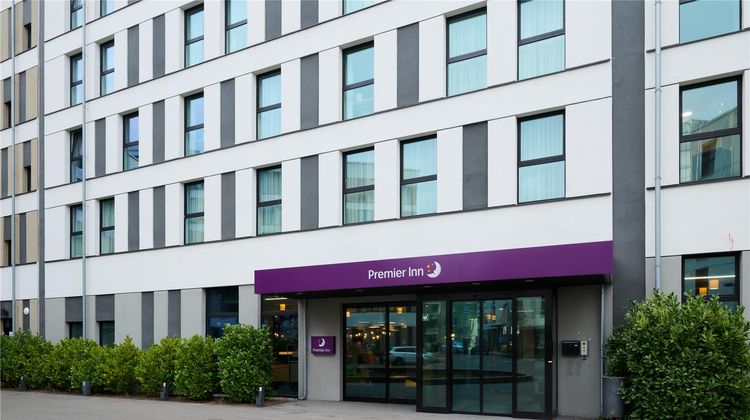 Super 8 Freiburg Exterior