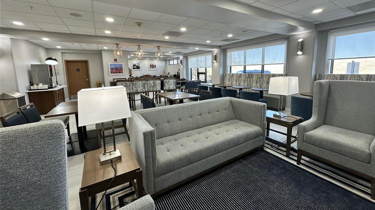 Best Western Cheyenne Lobby