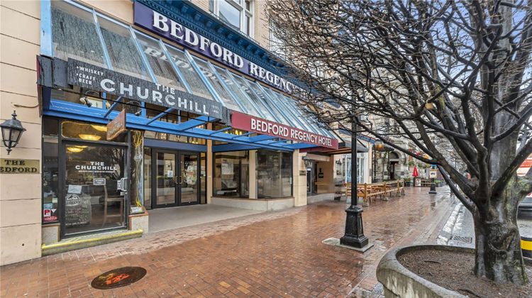 Bedford Regency Hotel Exterior