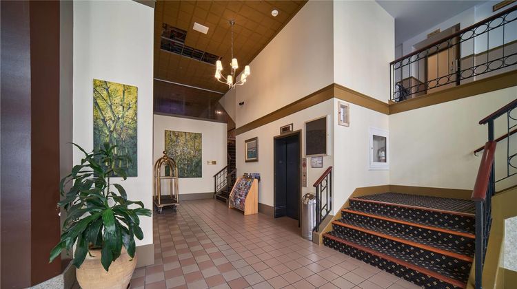 Bedford Regency Hotel Lobby