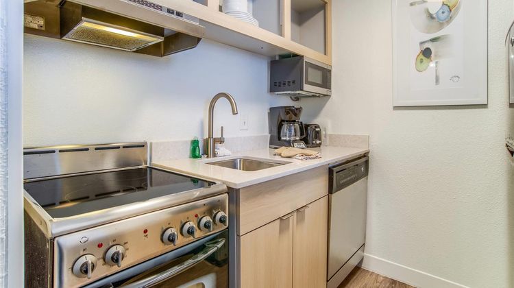MainStay Suites Mobile Suite