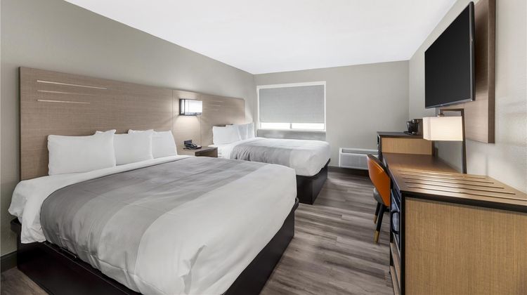 Red Lion Inn & Suites Kansas City Room