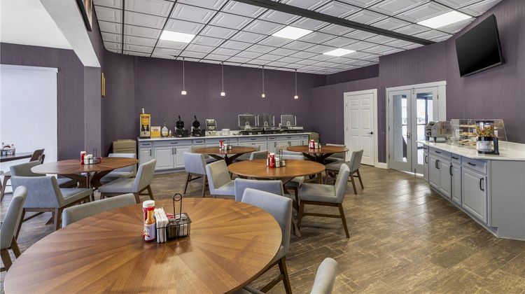 Red Lion Inn & Suites Kansas City Restaurant