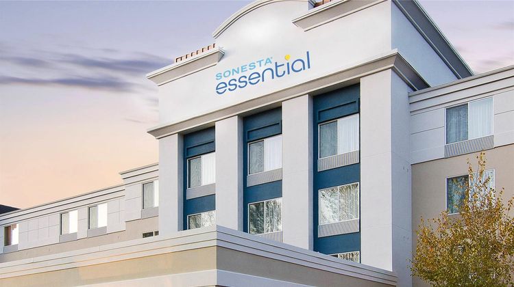 Sonesta Essential HOU Airport Road Exterior