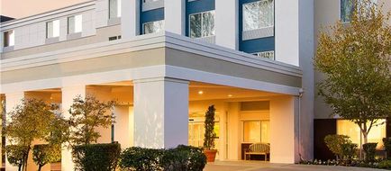 Sonesta Essential HOU Airport Road Exterior