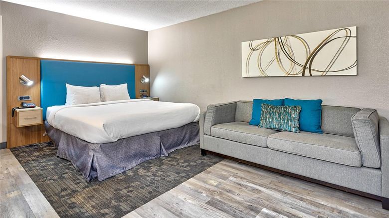 <b>Courtyard by Marriott Hampton Coliseum Room</b>. Images powered by <a href="https://iceportal.shijigroup.com/" title="IcePortal" target="_blank">IcePortal</a>.