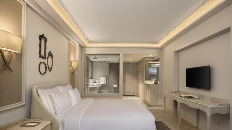 Lazzoni Hotel Room