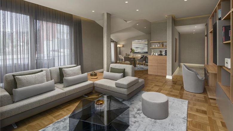 <b>Lazzoni Hotel Suite</b>. Images powered by <a href="https://iceportal.shijigroup.com/" title="IcePortal" target="_blank">IcePortal</a>.