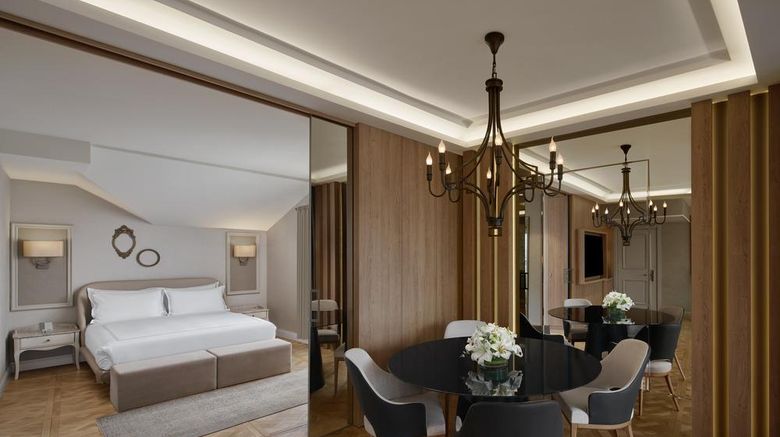 <b>Lazzoni Hotel Suite</b>. Images powered by <a href="https://iceportal.shijigroup.com/" title="IcePortal" target="_blank">IcePortal</a>.