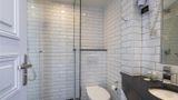 Pavillon Monceau Hotel Room