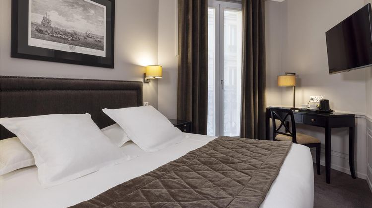 Pavillon Monceau Hotel Room