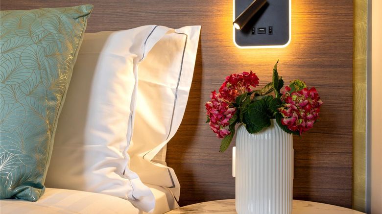 <b>Holiday Inn Paris - Auteuil Room</b>. Images powered by <a href="https://iceportal.shijigroup.com/" title="IcePortal" target="_blank">IcePortal</a>.