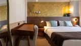 <b>Holiday Inn Paris - Auteuil Room</b>. Images powered by <a href="https://iceportal.shijigroup.com/" title="IcePortal" target="_blank">IcePortal</a>.