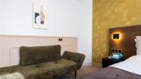 <b>Holiday Inn Paris - Auteuil Room</b>. Images powered by <a href="https://iceportal.shijigroup.com/" title="IcePortal" target="_blank">IcePortal</a>.