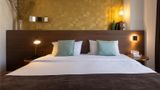 <b>Holiday Inn Paris - Auteuil Room</b>. Images powered by <a href="https://iceportal.shijigroup.com/" title="IcePortal" target="_blank">IcePortal</a>.