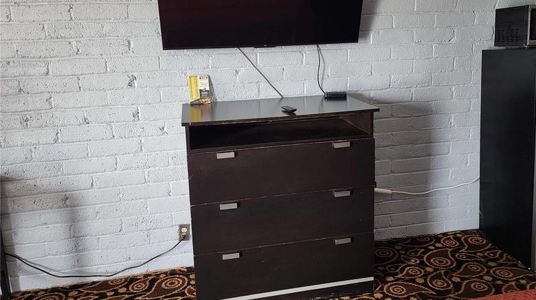 <b>Rodeway Inn Carthage Room</b>. Images powered by <a href="https://iceportal.shijigroup.com/" title="IcePortal" target="_blank">IcePortal</a>.