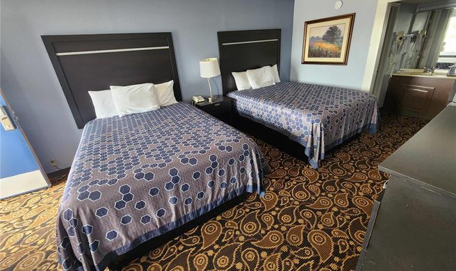 Rodeway Inn Carthage Room
