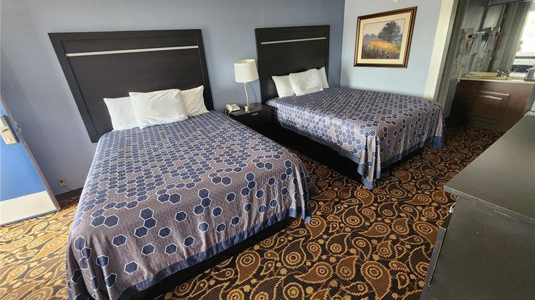 <b>Rodeway Inn Carthage Room</b>. Images powered by <a href="https://iceportal.shijigroup.com/" title="IcePortal" target="_blank">IcePortal</a>.