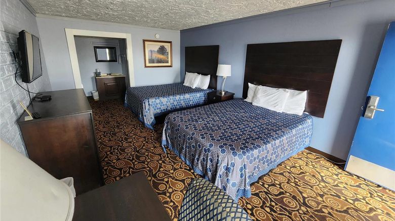 <b>Rodeway Inn Carthage Room</b>. Images powered by <a href="https://iceportal.shijigroup.com/" title="IcePortal" target="_blank">IcePortal</a>.