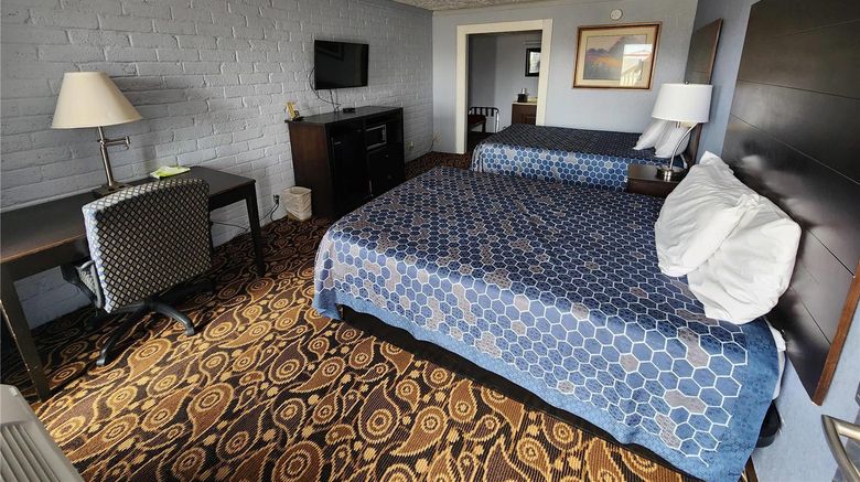 <b>Rodeway Inn Carthage Room</b>. Images powered by <a href="https://iceportal.shijigroup.com/" title="IcePortal" target="_blank">IcePortal</a>.