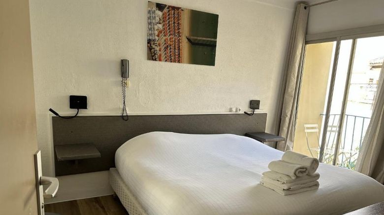 <b>Hotel Le Chardon Bleu Room</b>. Images powered by <a href="https://iceportal.shijigroup.com/" title="IcePortal" target="_blank">IcePortal</a>.