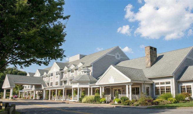 Foxwoods Two Trees Inn Exterior