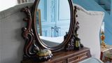 <b>Chateau de Meridon Suite</b>. Images powered by <a href="https://iceportal.shijigroup.com/" title="IcePortal" target="_blank">IcePortal</a>.