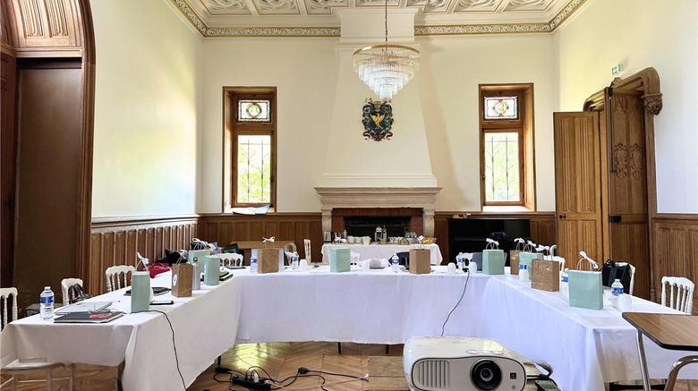 <b>Chateau de Meridon Meeting</b>. Images powered by <a href="https://iceportal.shijigroup.com/" title="IcePortal" target="_blank">IcePortal</a>.