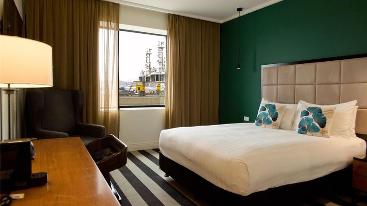 Ellen Hotel Room
