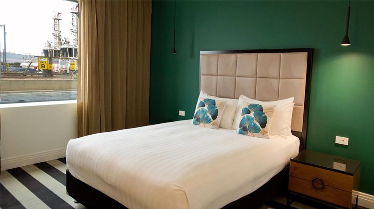 Ellen Hotel Room