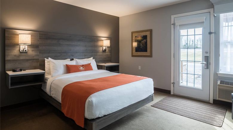 <b>Amsterdam Inn & Suites Room</b>. Images powered by <a href="https://iceportal.shijigroup.com/" title="IcePortal" target="_blank">IcePortal</a>.