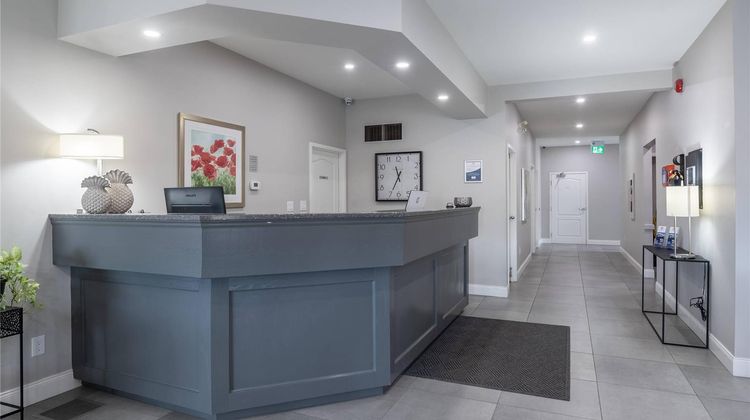 Amsterdam Inn & Suites Lobby