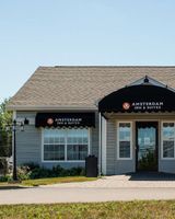 Amsterdam Inn & Suites