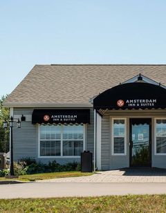 Amsterdam Inn & Suites