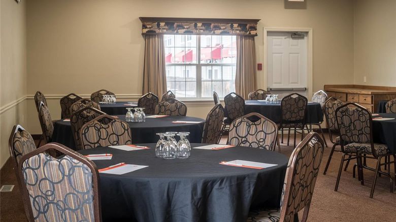 <b>Amsterdam Inn & Suites Meeting</b>. Images powered by <a href="https://iceportal.shijigroup.com/" title="IcePortal" target="_blank">IcePortal</a>.