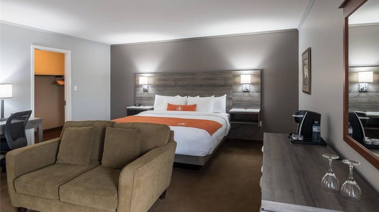 Amsterdam Inn & Suites Suite